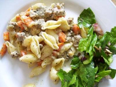pasta with spinach salad