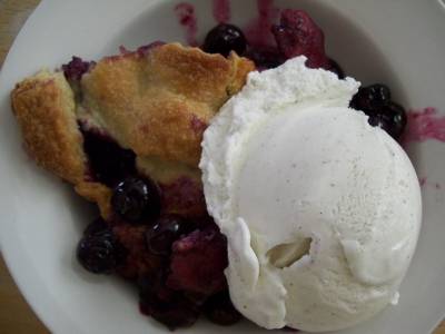 homemade blueberry pie & ice cream
