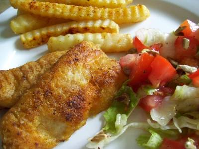 fish,fries,salad