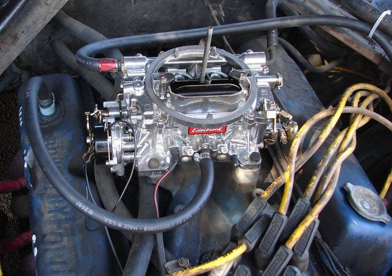 Installing a New Edelbrock 1406 Carburetor Engine