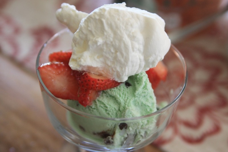 ice cream, strawberries & cream