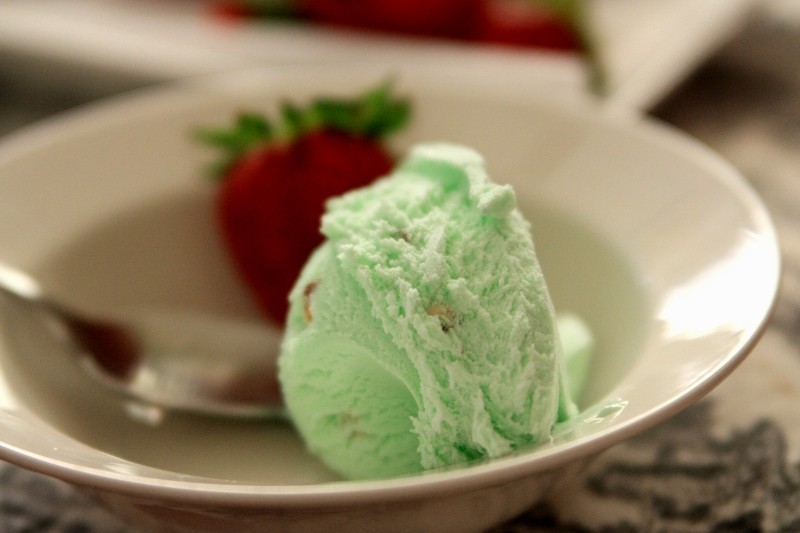 ice cream & strawberry