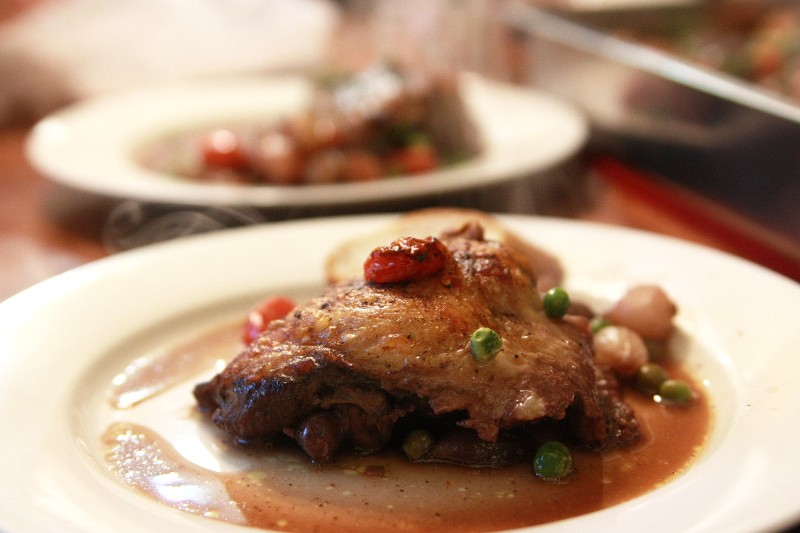 chicken thighs, peas, tomatoes in wine