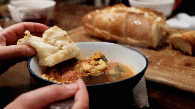 cheese bread & minestrone soup