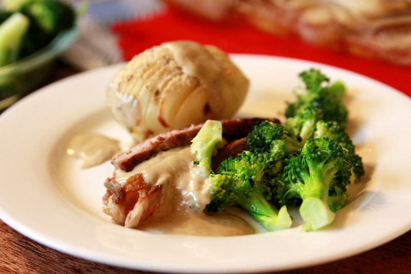 steak, potatoes & broccoli