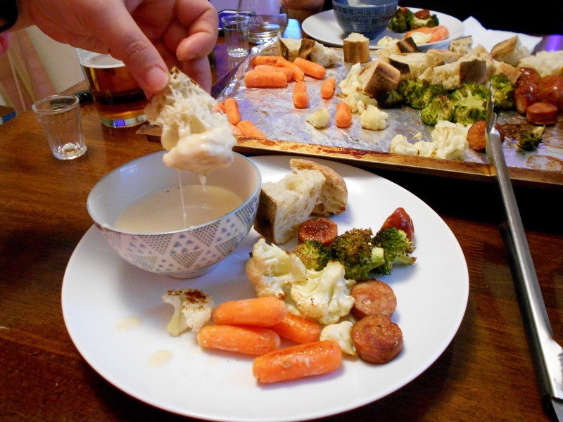cheese fondue, bread & veggies