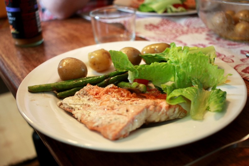 salmon, potatoes, salad & asparagus