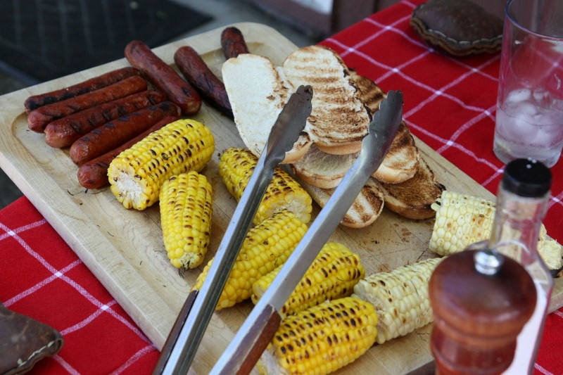 grilled hot dogs & corn