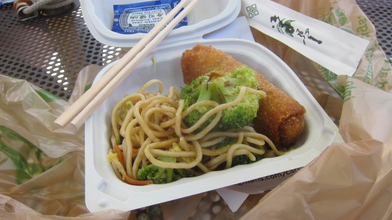 noodles & veggie & shrimp roll